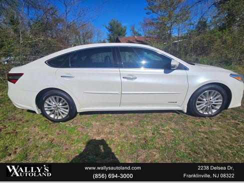 Used 2015 Toyota Avalon Limited image 9