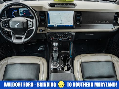 Used 2023 Ford Bronco Wildtrak image 22