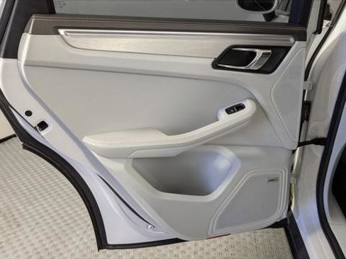 Used 2016 Porsche Macan S w/ Premium Package Plus image 16