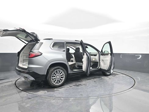 New 2026 GMC Acadia Denali w/ Super Cruise Package image 8