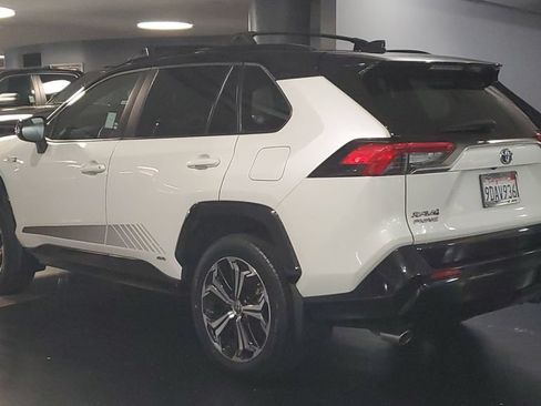 Used 2022 Toyota RAV4 XSE AWD/4WD image 5