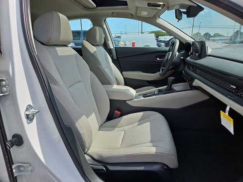 Used 2023 Honda Accord EX image 32