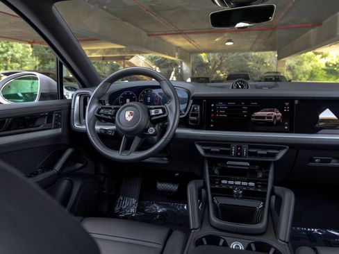 Certified 2026 Porsche Cayenne Coupe AWD/4WD image 41