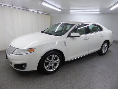 Used 2009 Lincoln MKS image 3