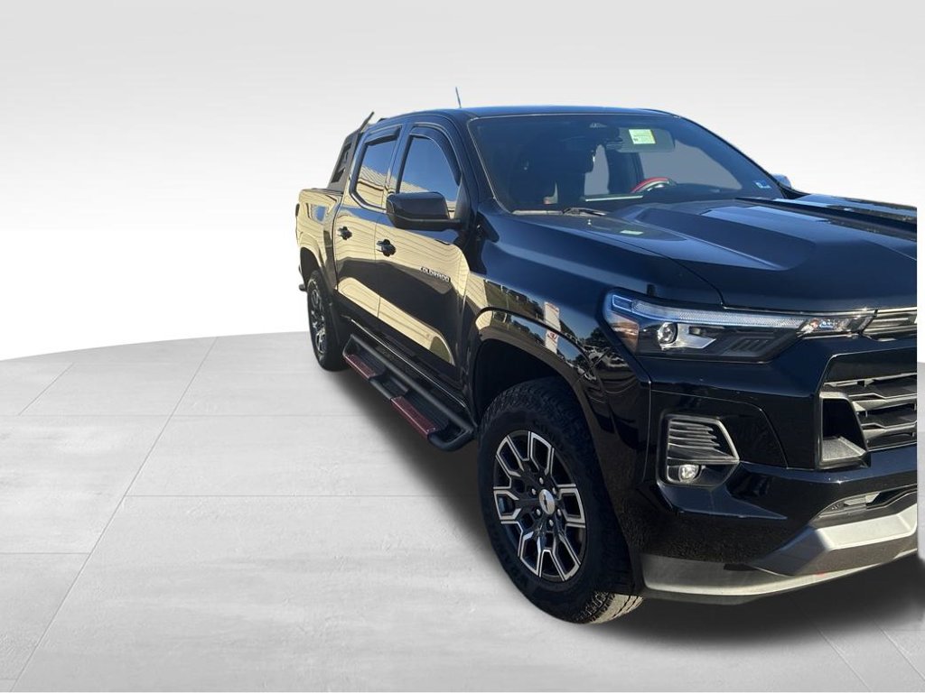 Used 2023 Chevrolet Colorado Z71 AWD/4WD image 2
