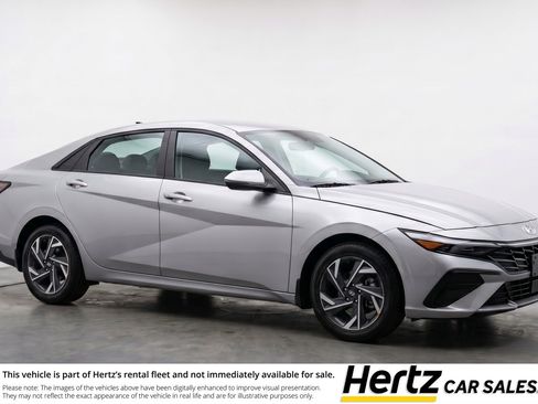 Used 2025 Hyundai Elantra SEL FWD image 1
