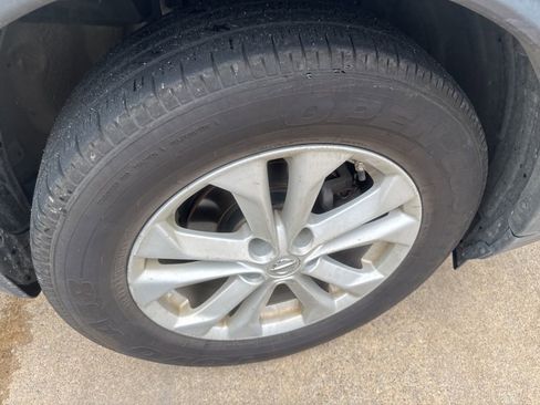 Used 2016 Nissan Rogue SV w/ SV Premium Package image 12