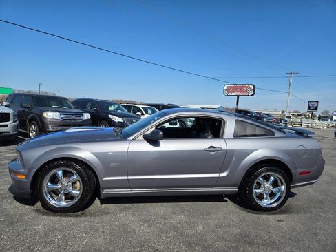 Used 2006 Ford Mustang GT Premium RWD image 3
