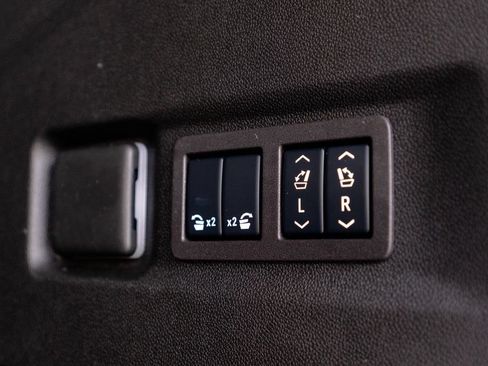 Certified 2024 GMC Yukon XL Denali Ultimate AWD/4WD image 42