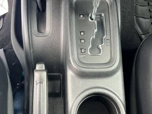 Used 2016 Jeep Wrangler Unlimited Rubicon w/ Dual Top Group AWD/4WD image 18