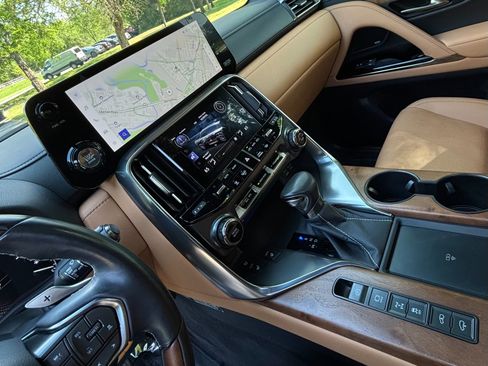 Used 2023 Lexus LX 600 4WD w/ Accessory Package (Z1) image 16