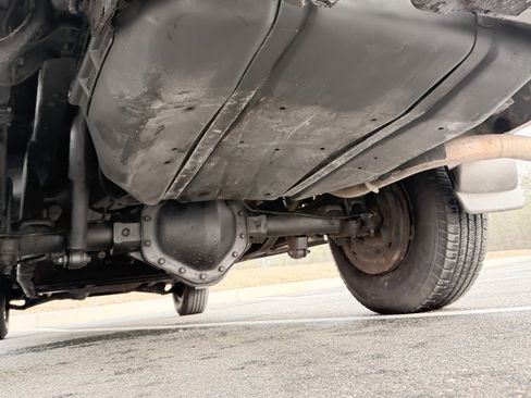 Used 1999 Chevrolet Suburban 2500 w/ Preferred Equipment Group 2 image 29