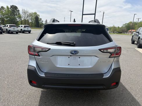 Used 2025 Subaru Outback Premium image 7