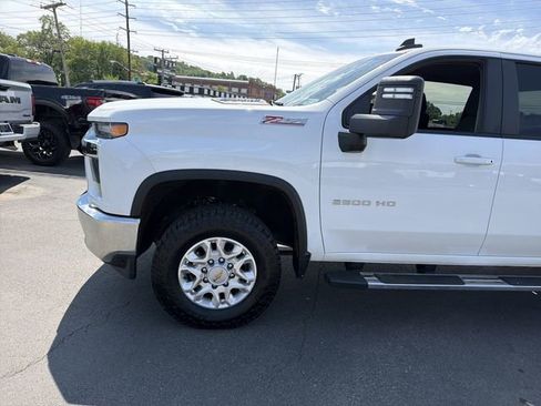 Used 2023 Chevrolet Silverado 2500 LT w/ Convenience Package AWD/4WD image 9