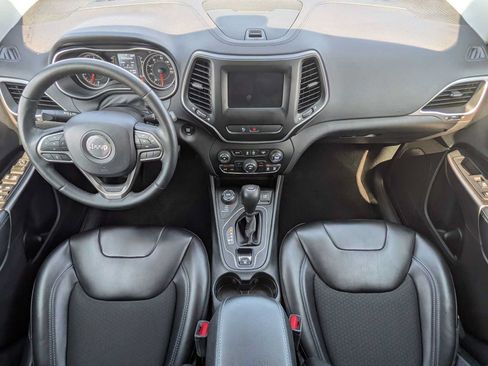 Used 2019 Jeep Cherokee Latitude Plus AWD/4WD image 21