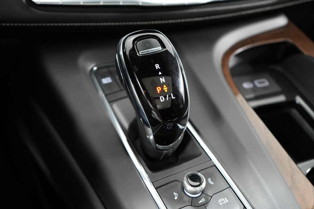 Used 2023 Cadillac Escalade Premium Luxury Platinum w/ LPO, Floor Liner Package AWD/4WD image 29