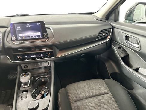 Used 2025 Nissan Rogue SV image 25