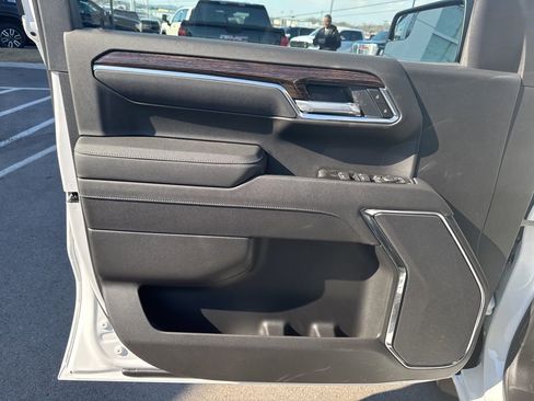 New 2026 GMC Sierra 1500 Elevation image 11