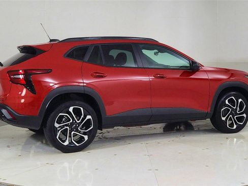 New 2026 Chevrolet Trax RS w/ Sunroof Package image 7