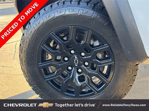 Used 2023 Chevrolet Colorado Trail Boss w/ Technology Package image 9
