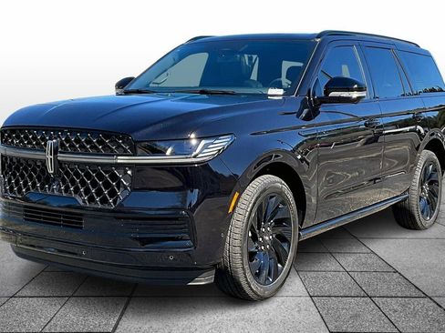 New 2025 Lincoln Navigator Reserve w/ Jet Appearance Package image 2