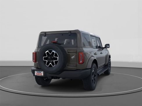 New 2025 Ford Bronco Outer Banks image 8