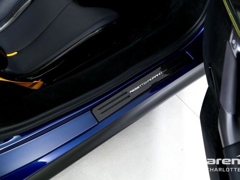 Used 2022 Ferrari SF90 Spider image 23