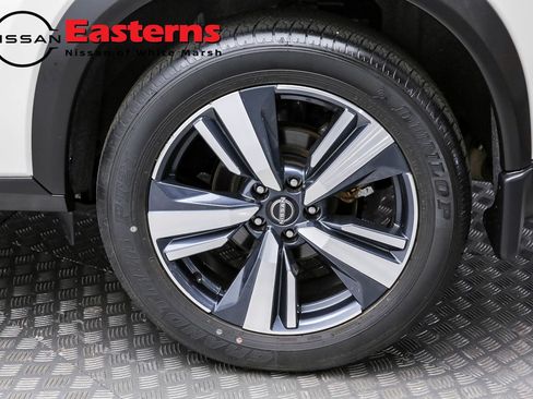 Used 2023 Nissan Rogue SL w/ SL Premium Package image 8