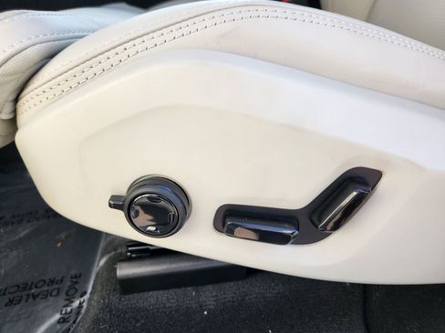 New 2026 Volvo XC60 B5 Ultra w/ Climate Package image 13