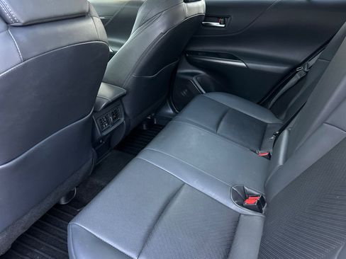 Used 2021 Toyota Venza Limited w/ Carpet Mat Package (TMS) image 11