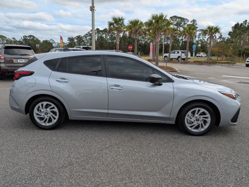 Certified 2025 Subaru Impreza 2.0i image 3