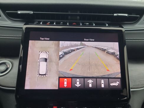 Used 2023 Jeep Grand Cherokee Limited w/ Luxury Tech Group II image 22