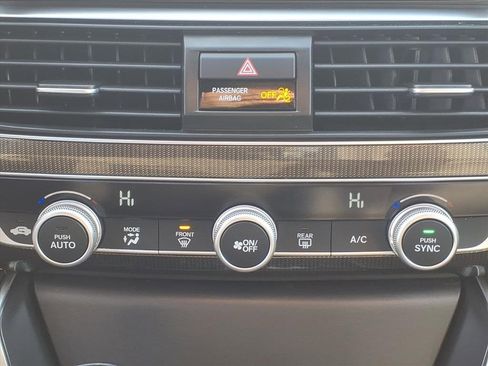 Used 2018 Honda Accord Sport image 8