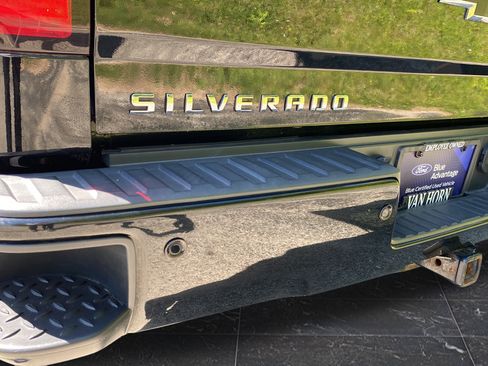 Used 2018 Chevrolet Silverado 1500 LT w/ All Star Edition AWD/4WD image 37