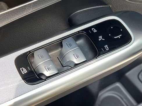 Certified 2025 Mercedes-Benz GLC 300 4MATIC image 13