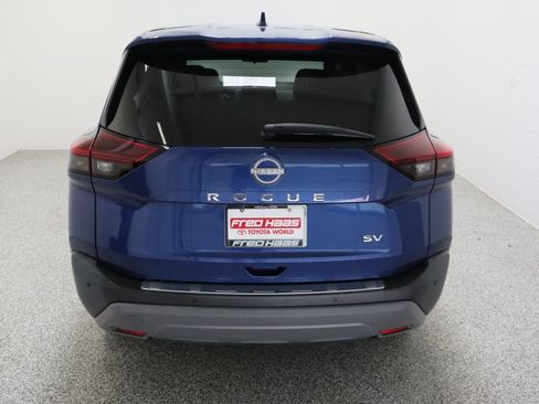 Used 2023 Nissan Rogue SV FWD image 8