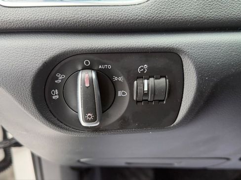 Used 2018 Audi Q3 2.0T Premium image 23