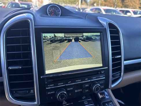 Used 2016 Porsche Cayenne Base image 23