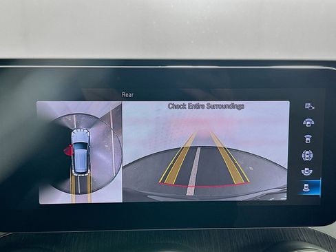 Used 2022 Mercedes-Benz GLC 300 GLC 300 image 22