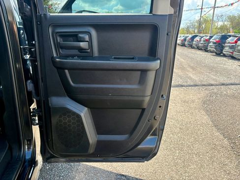 Used 2017 RAM 1500 Express w/ Black Ram 1500 Express Group image 12