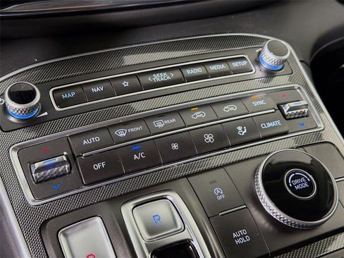 Certified 2023 Hyundai Santa Fe SEL w/ Premium Package FWD image 18