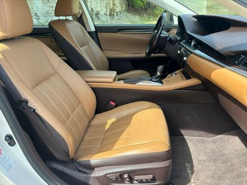 Used 2017 Lexus ES 350 2017 LEXUS ES 350 w/ Luxury Package image 14