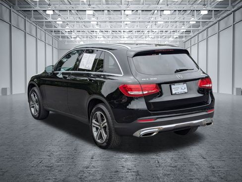 Used 2019 Mercedes-Benz GLC 300 4MATIC image 3