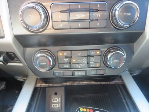 Used 2019 Ford F250 Lariat w/ Lariat Value Package image 20