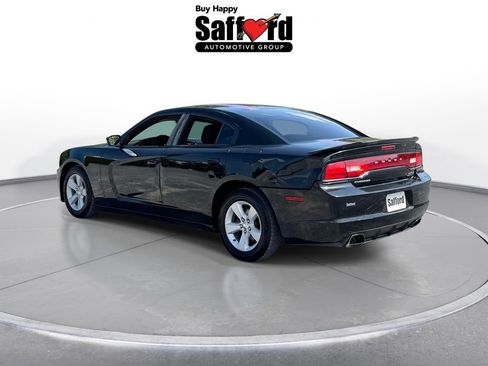 Used 2012 Dodge Charger SE RWD image 5