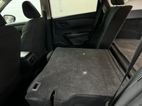 Used 2024 Nissan Rogue S image 25