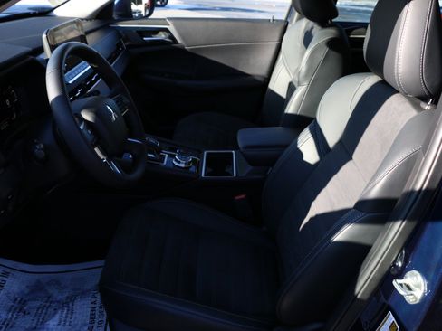 Used 2023 Mitsubishi Outlander SE image 25