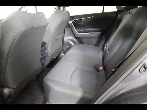 Used 2019 Toyota RAV4 LE image 13
