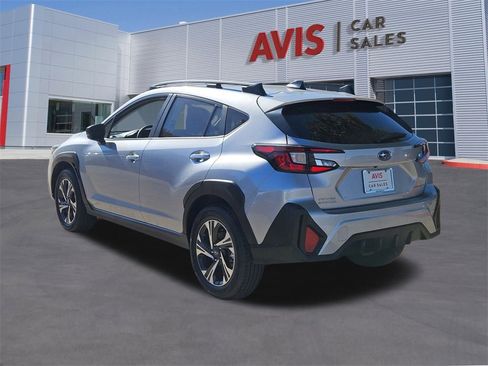 Used 2024 Subaru Crosstrek 2.0i Premium image 3