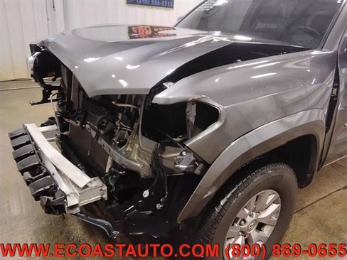 Used 2017 Toyota Tacoma SR5 w/ Tow Package image 18